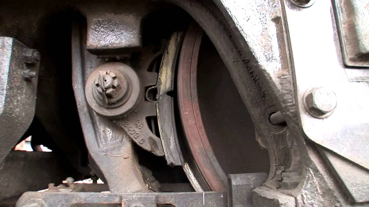 Air brakes and locomotive connections