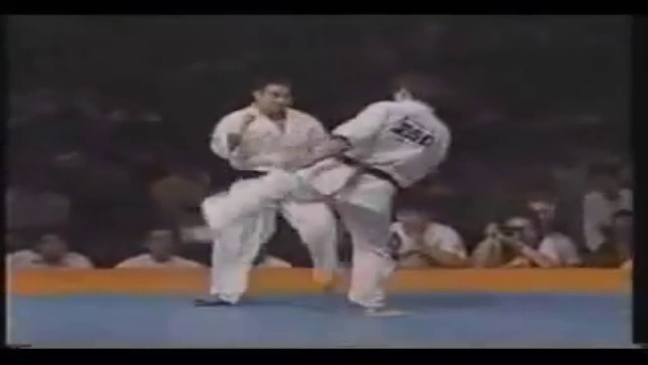 Combate Final Kyokushin 1991 torneo de Karate. Midori vs Masuda