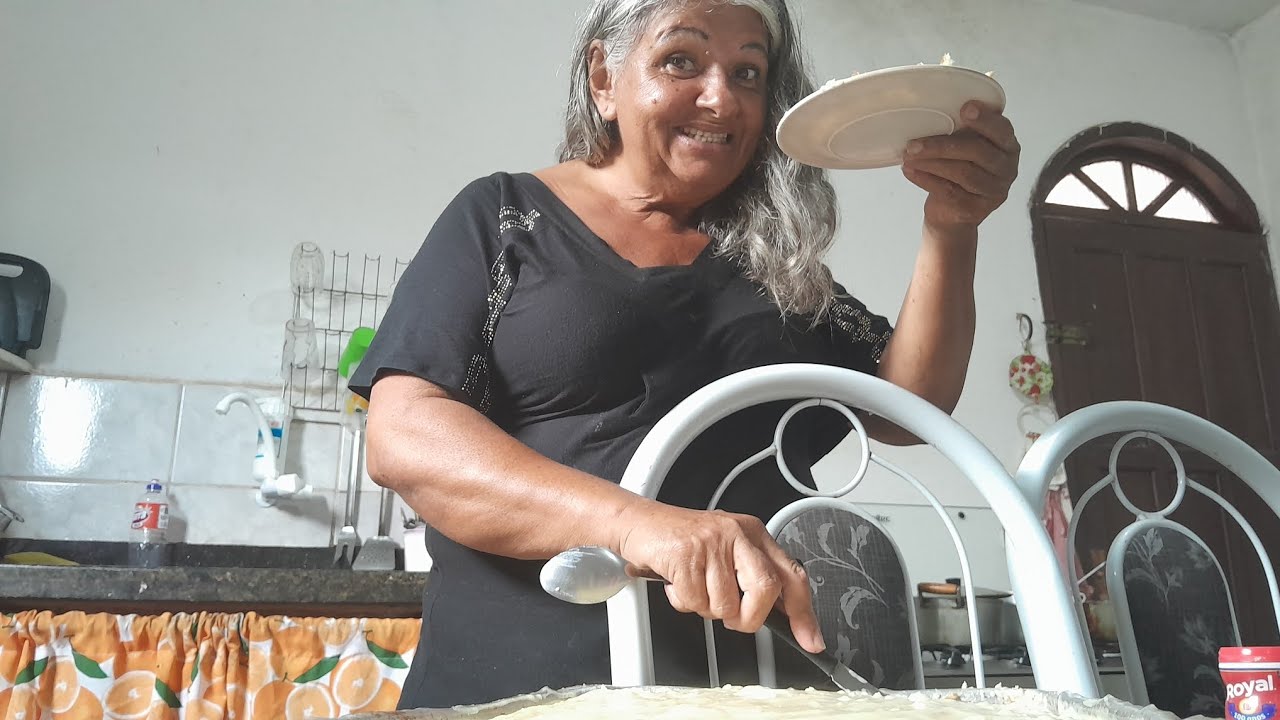 FAZENDO BOLO DE MILHO COM COBERTURA QUE DERRETE NA BOCA 😋 #bolodemilho (Katita Rita)