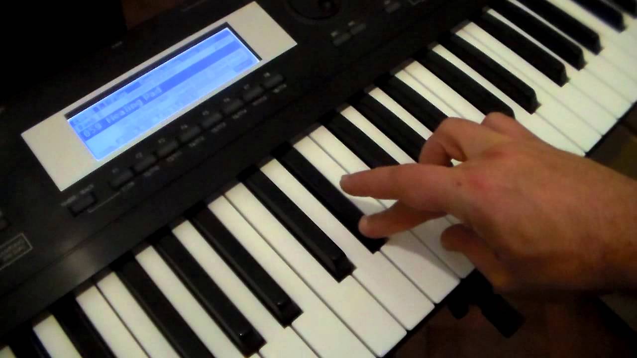 C minor Scale and Chord / Escala de D&oacute; Menor (Keyboard/Piano Tutorial)