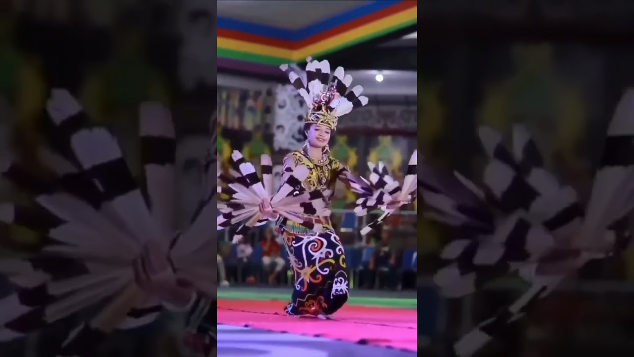 pesona kecantikan gadis Dayak kalimantan