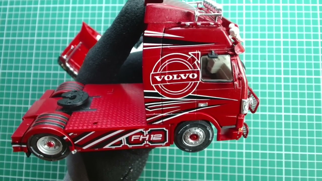 Truck Tuning Collection - 1/43 - 13 - 14 - Volvo FH12 - Renault Magnum Route 66 - Hachette