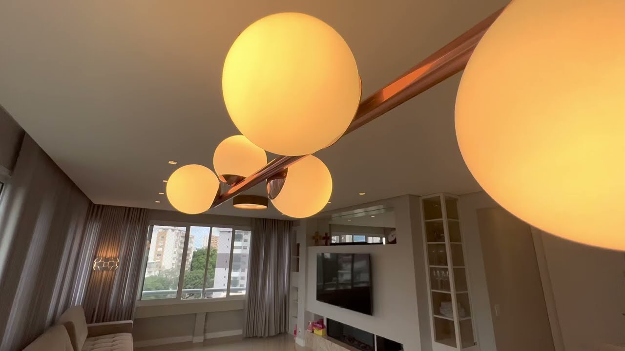 Apartamento com 3 su&iacute;tes no bairro Petr&oacute;polis | Porto Alegre