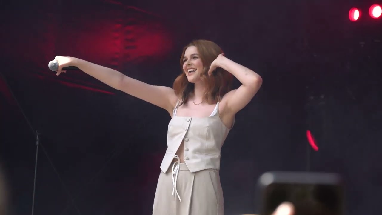 Lotte De Clerck - Flowers (cover) - Live Kalmthoutse Straatfeesten 2024