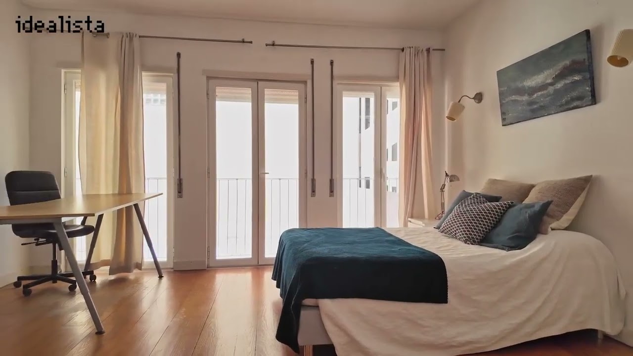 Moradia T6 com quatro pisos e terraço no Príncipe Real