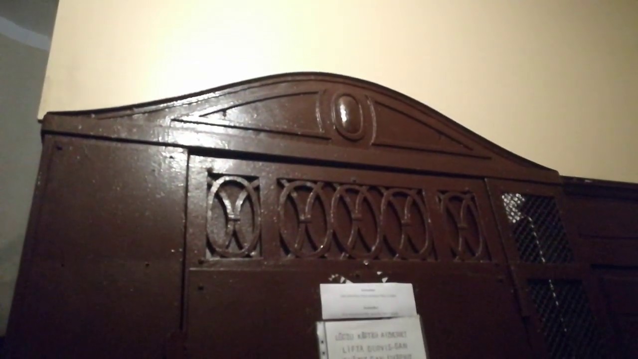 Старый электрический лифт.V=0.5 м/с.Г/П-240 кг.