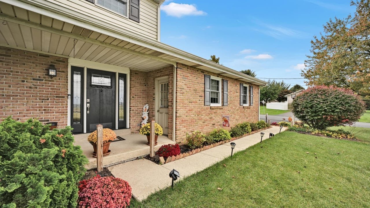 618 W 3rd Ave, Lititz, PA