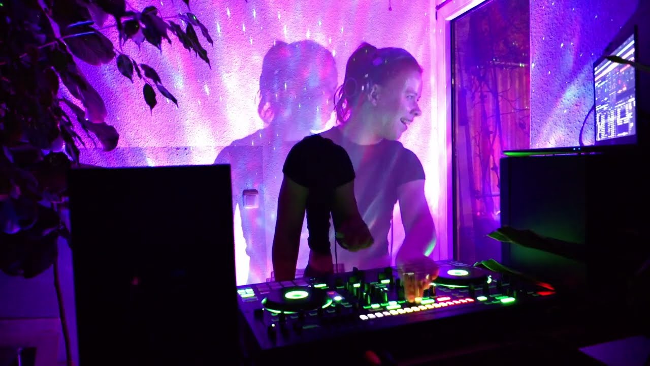 LaFée – Into the Shadows | Dark Techno Set