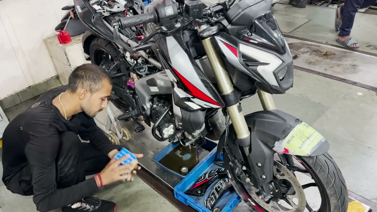 bajaj Pulsar NS400z first service cost