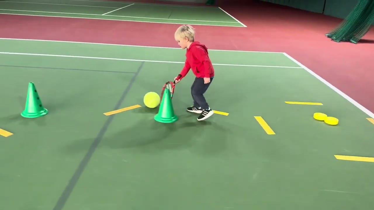 A few videos taken from www.minitennisinsight.com