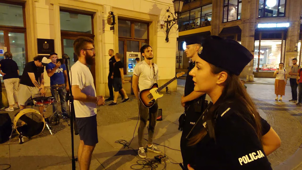 Wroclaw Street Cover: Red Hot Chili Peppers - Dani California (and police visit)