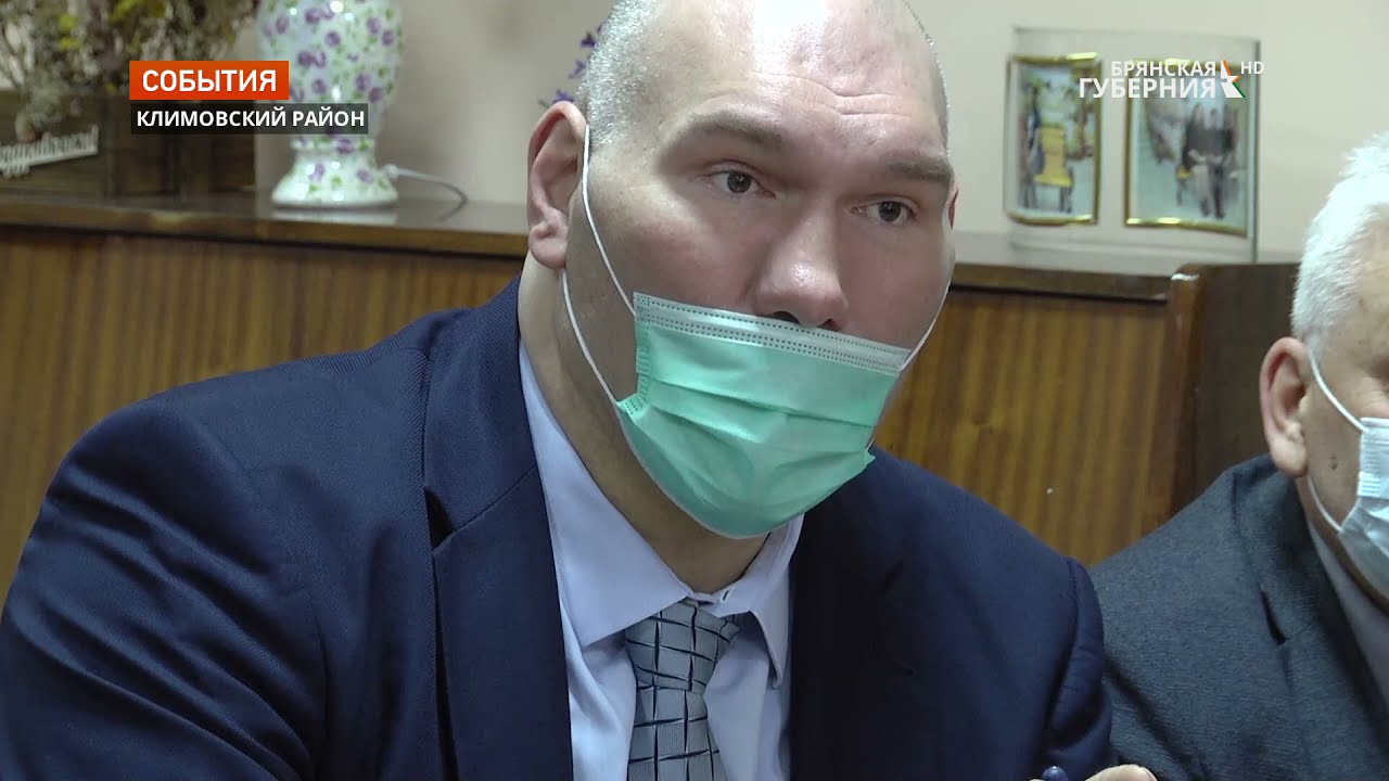 В Климово депутат Госдумы Николай Валуев открыл школу бокса
