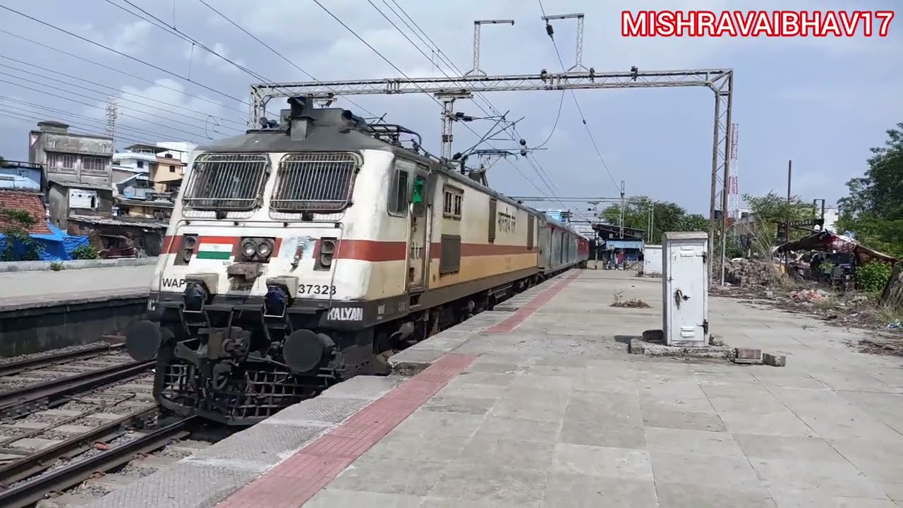 BACK TO BACK HIGH SPEES ACTION #1k #indianrailways #railway #vsmonu #shortsfeed #shortvideos 