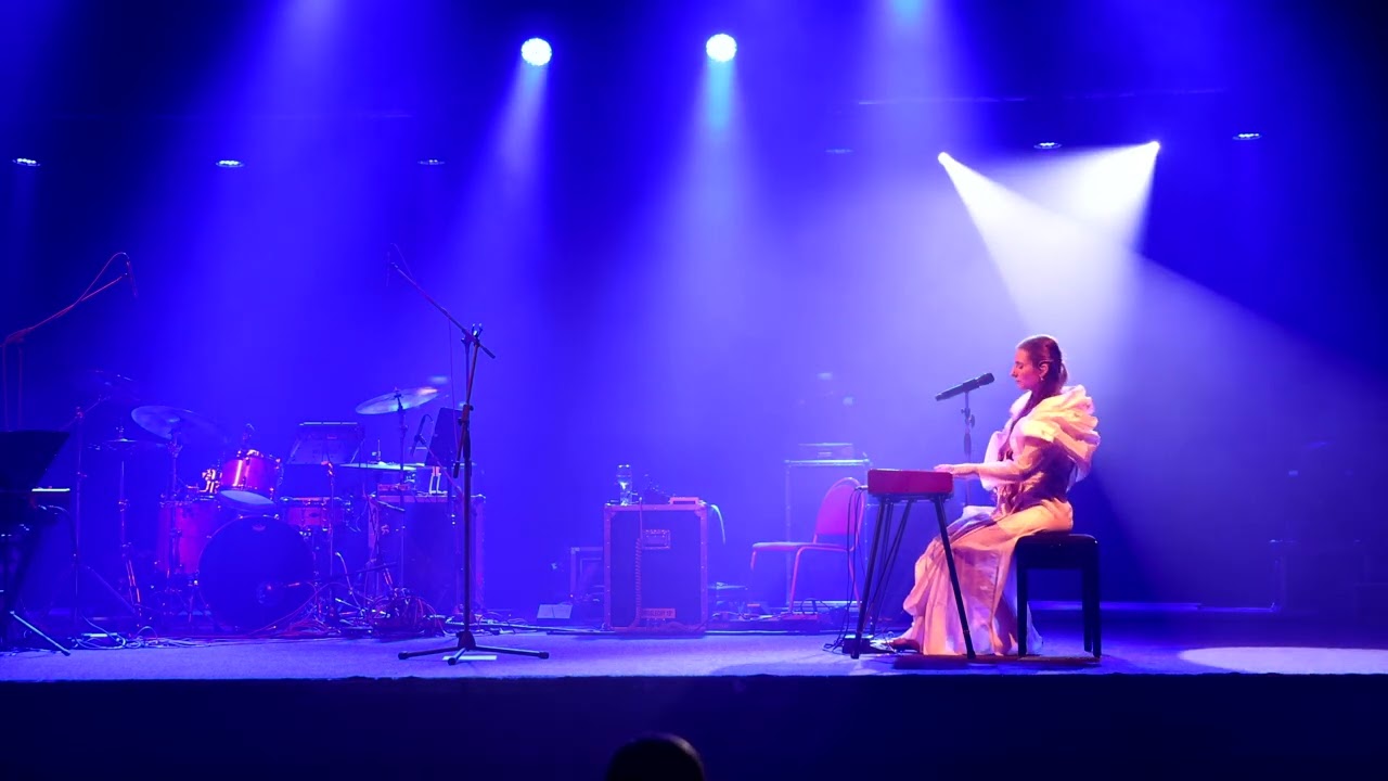 Barbora Mochowa, Take On Me