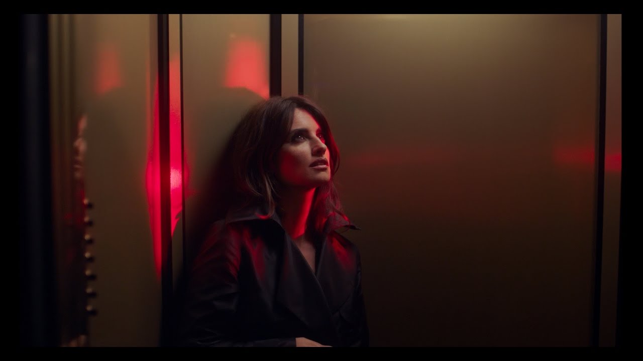 Penelope Cruz -  Lancôme La Nuit Trésor TV commercial.