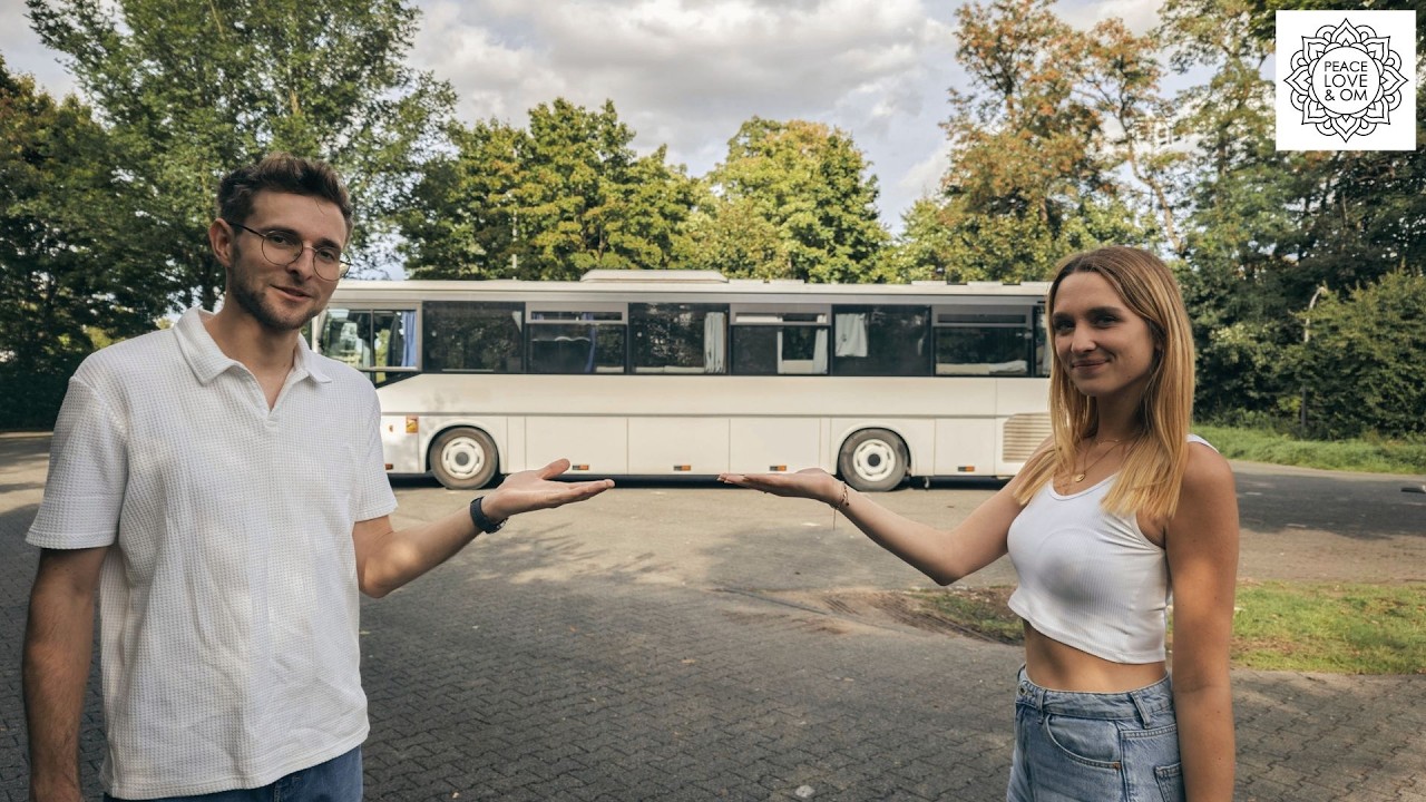 Молодая пара переоборудовала междугородний автобус в кемпер площадью 30 м²