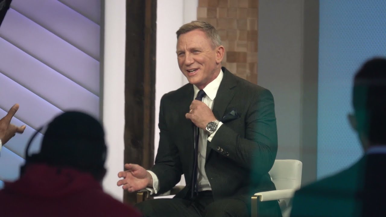 Daniel Craig is dapper in NYC as he says goodbye to James Bond role 