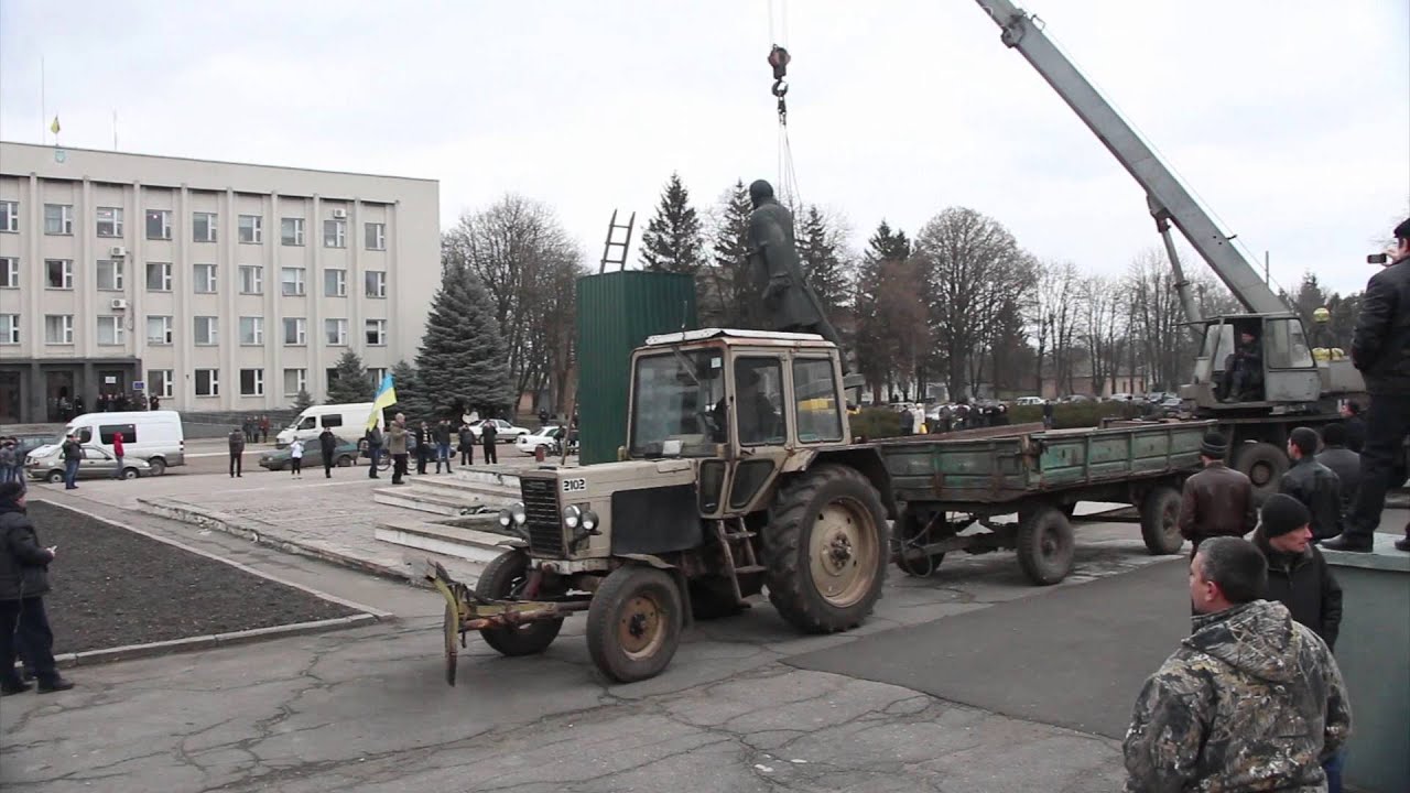 демонтаж вождя в Драбові