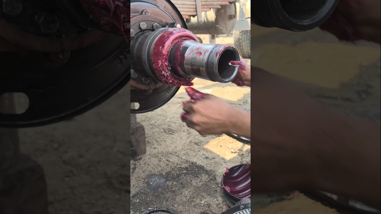 Ashok Leyland Wheel Hub Grease Repairing | Complete Heavy Truck Service 🔧🚛#sorts #viral #mechnic
