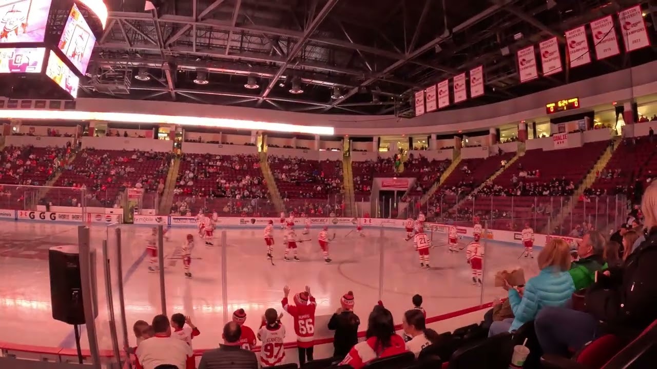 BU HOCKEY🏒👀🌎Agganis Arena GREAT GAME TONIGHT vs UNH big crowd lot of fun 🚆🚆🚆🚆🚆🚉🚉🚉🚉🏒🏒🏒🏒🏒🏒