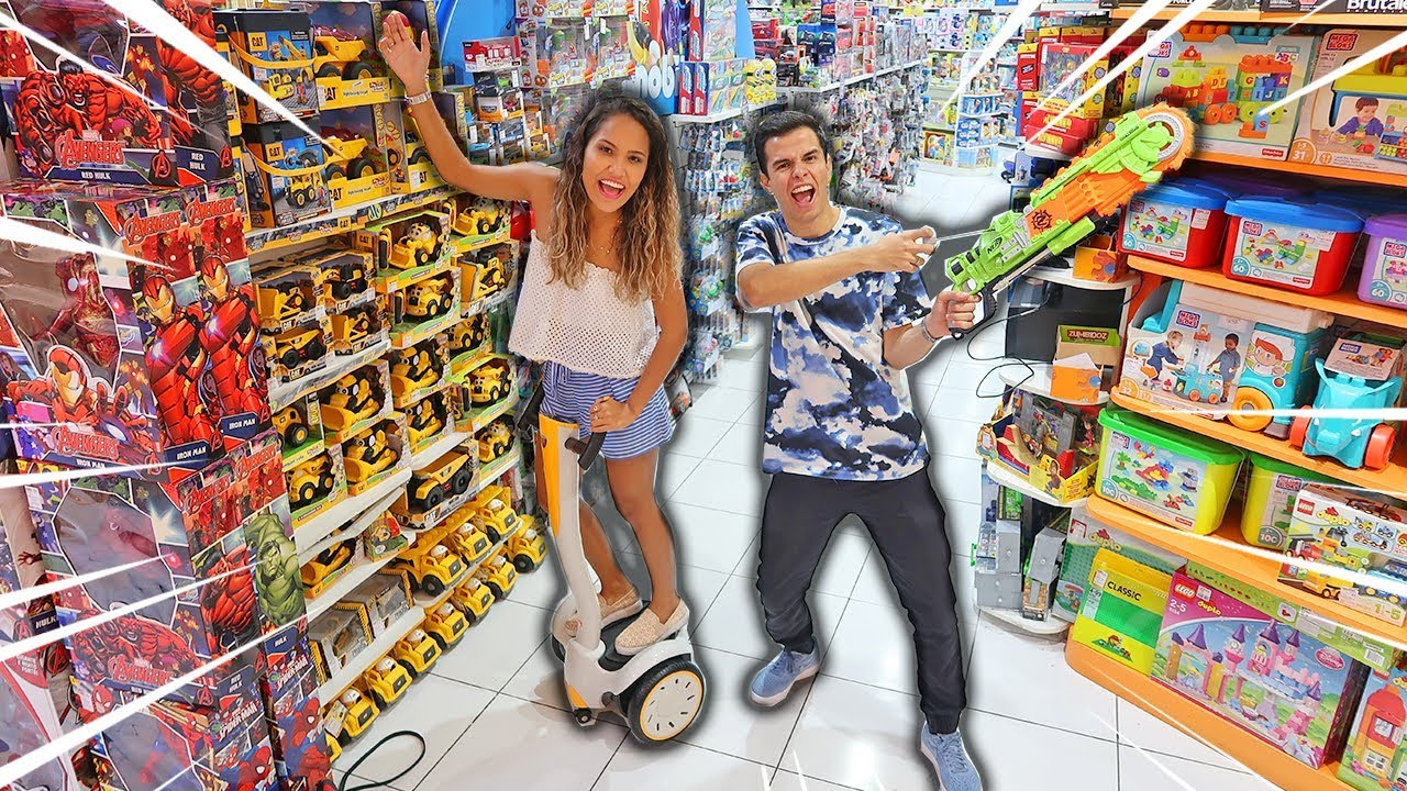 VIRAMOS DONOS DE UMA LOJA DE BRINQUEDOS!
