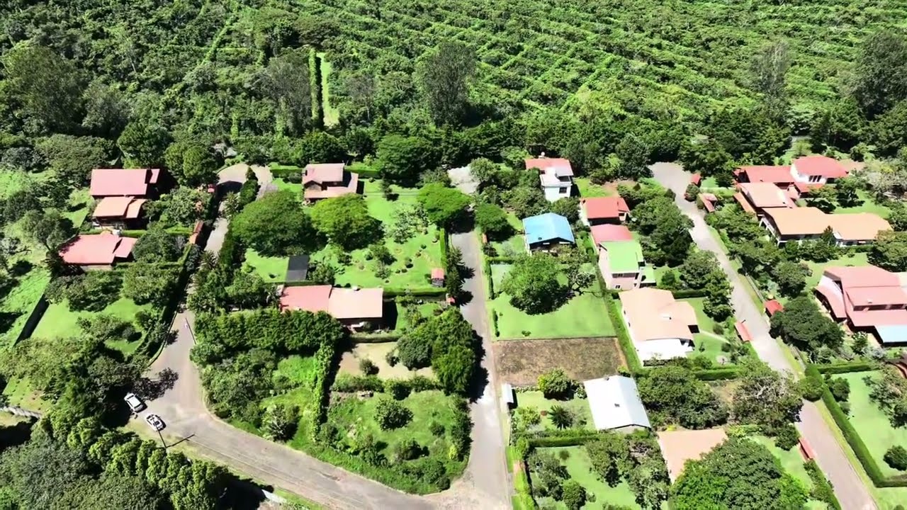 Se Vende Terreno En Apaneca 17,000 Varas Cuadradas $30.00 por vara #ElSalvador