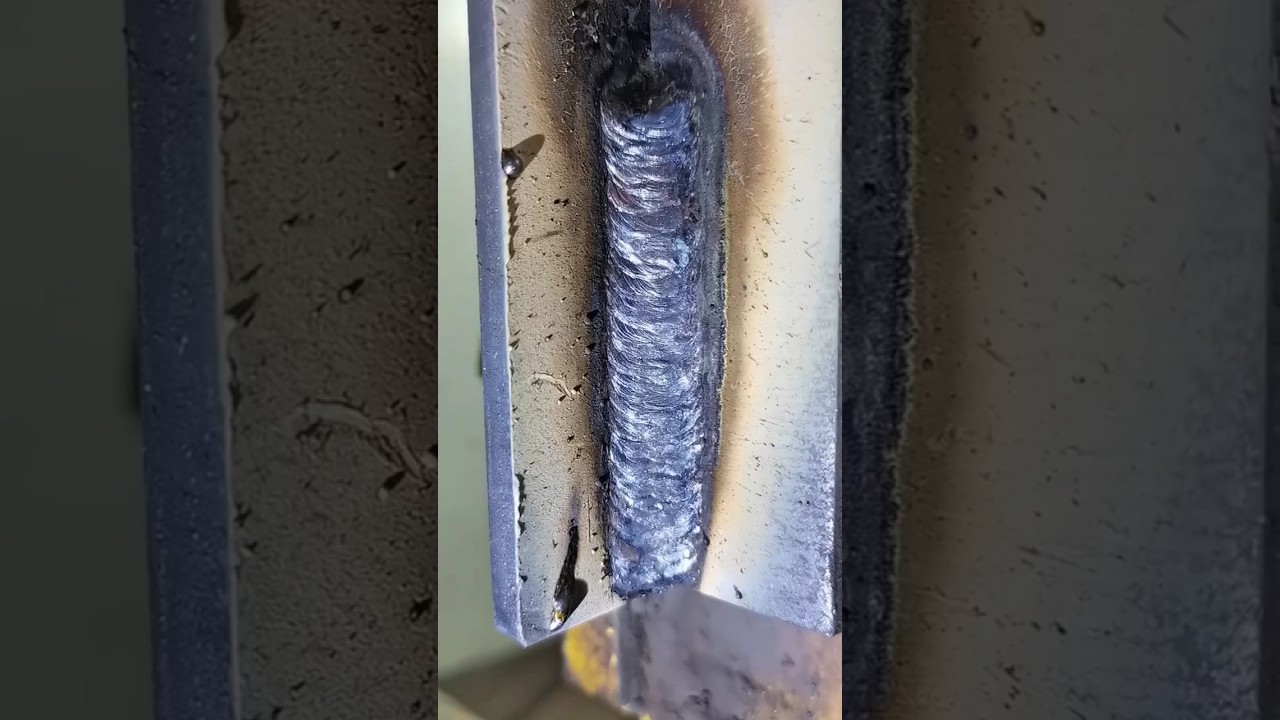 vertical welding #shorts #weldingtipsandtricks #welding #weldingprocess
