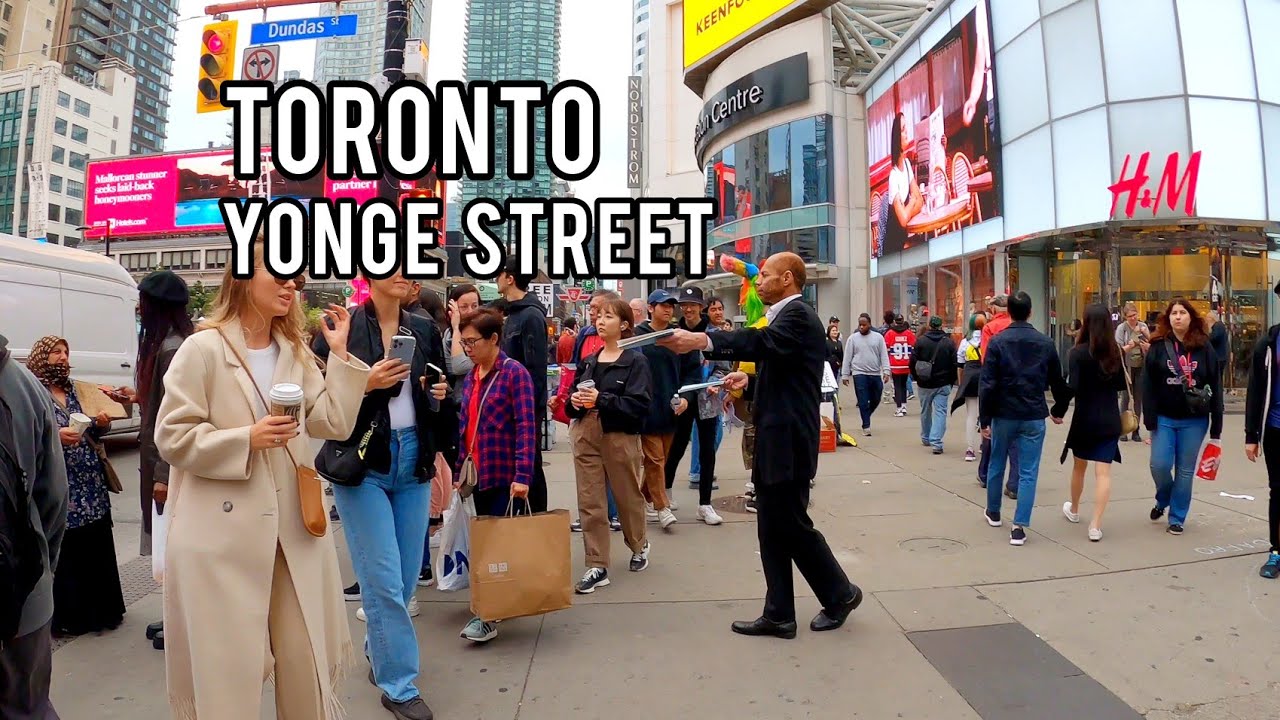 Toronto Saturday Yonge & Dundas Square, Downtown Walking Tour Canada 4k