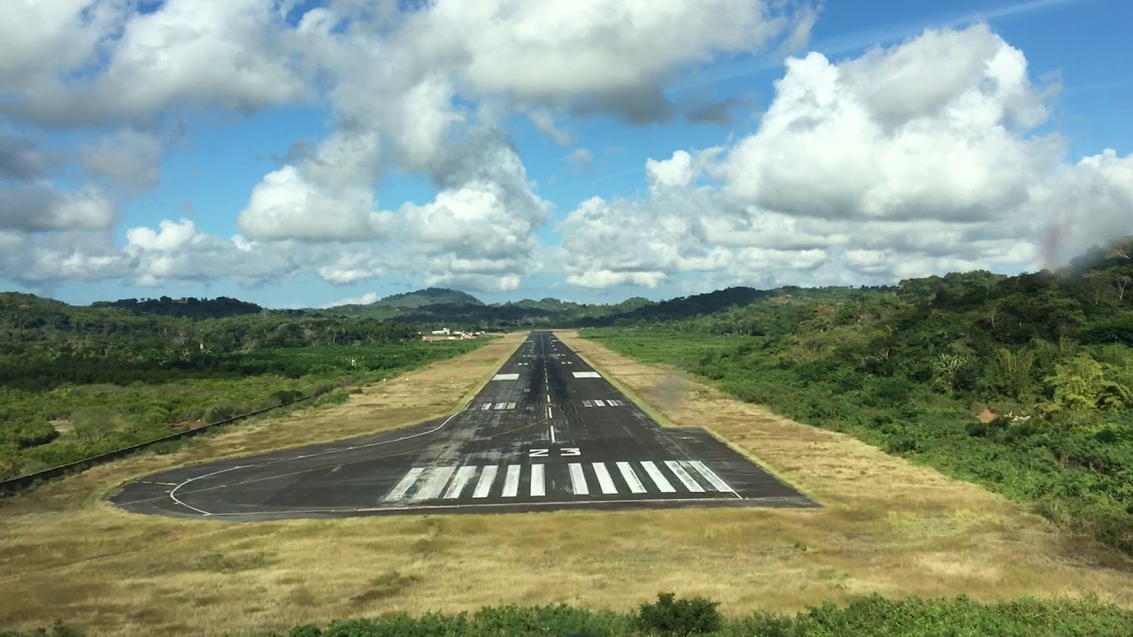 B767 On Board Cockpit Landing, Nosy be, Madagascar - Short Runway 1080p HD