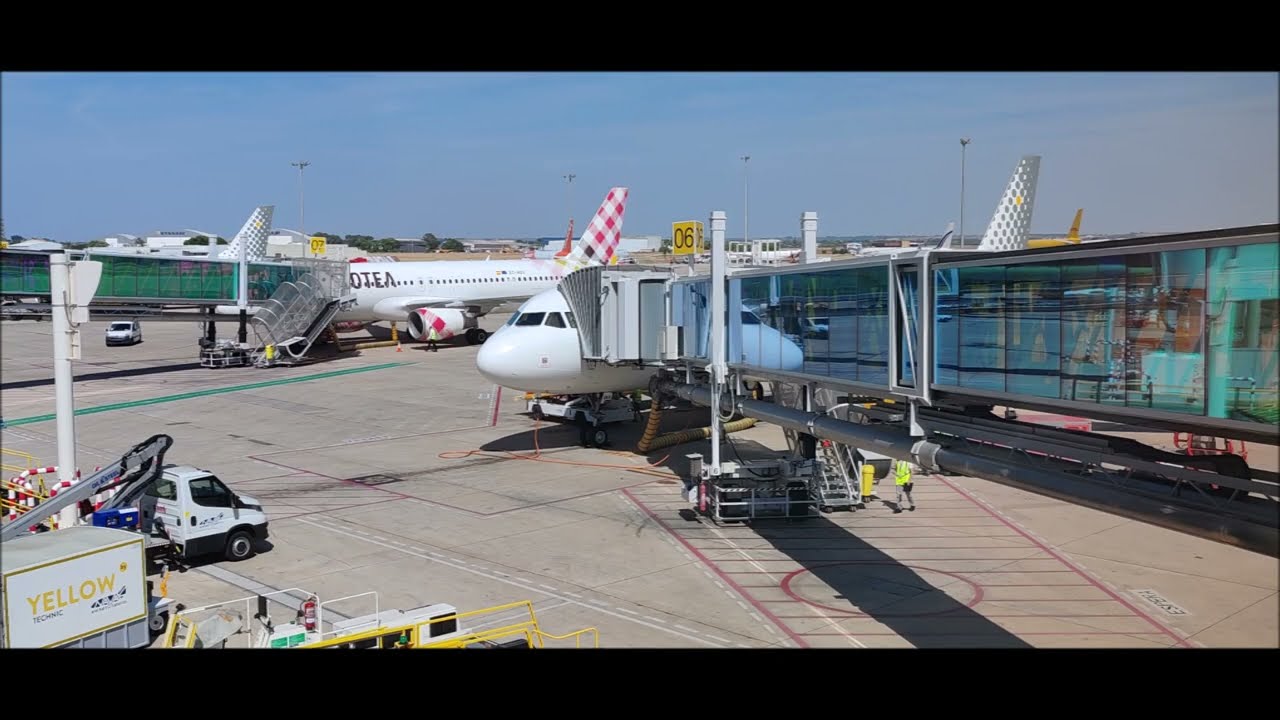 Vueling Airlines flight VY3047 from Gran Canaria (LPA/GCLP) to Seville (SVQ/LEZL)