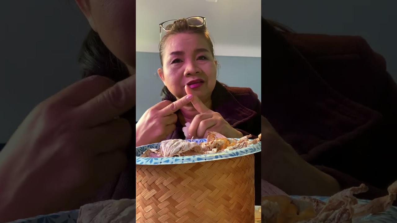 ปิ้งปลาหมึกแห้งกินกับข้าวเหนียวฮ้อนๆ