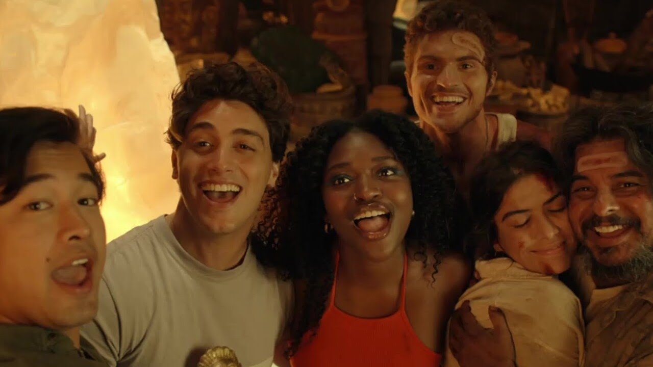 Group Selfie | National Treasure: Edge of History (2022)