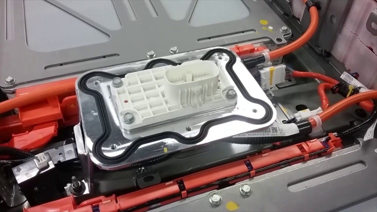 Inside the 40kWh battery from a 2018 Nissan Leaf