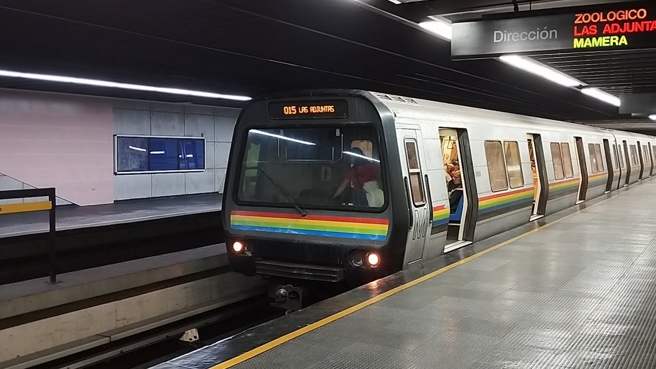 Metro De Caracas Linea 2 Alstom S5 Saliendo De La Estación El Silencio Dirección Las Adjuntas