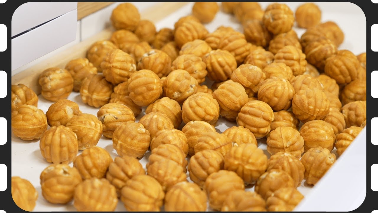 most popular korean snack, walnut cake / korean street dessert food