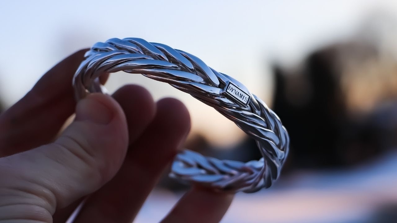 CUFF BRACELET