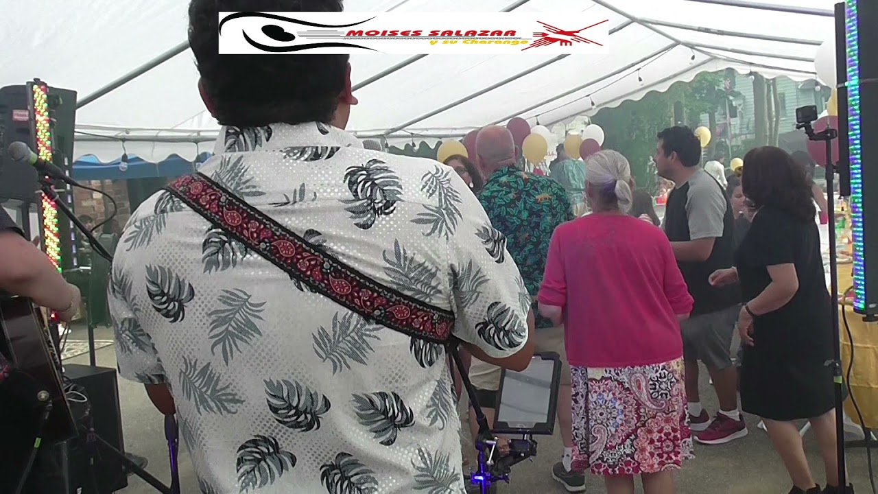 Moises Salazar y su Charango - 