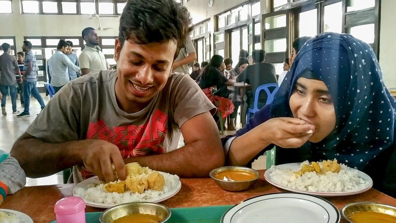 Eating Lunch(Rice/Chicken Curry/Daal) With Friends at TSC Cafeteria DU