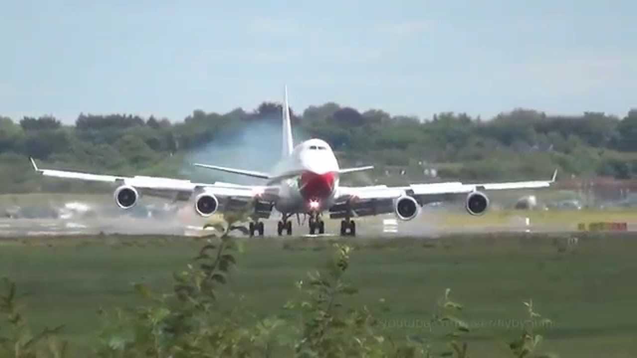 Oman flight suffers tyre burst, 150 passengers safe