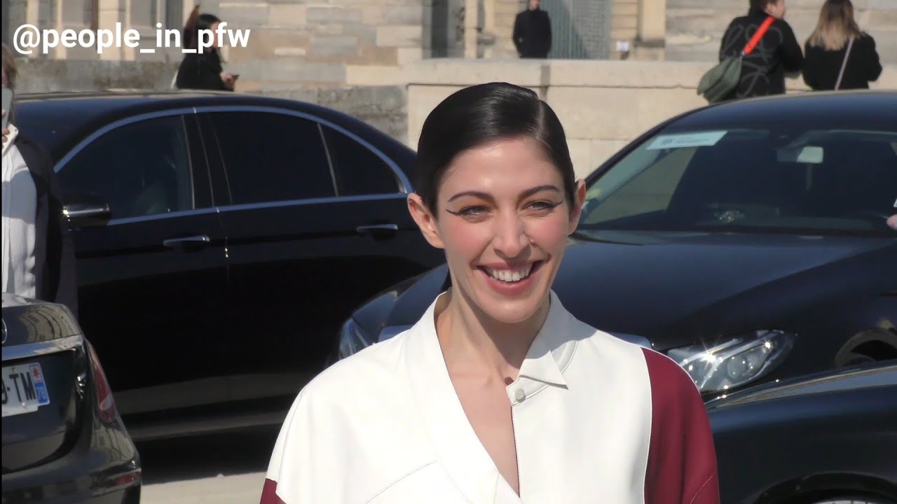 Caroline Polachek / Ramona Lisa - Loewe Fall Winter 2023/2024 fashion show in Paris - 03.03.2023