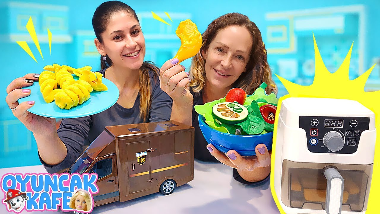Oyuncak kafe: Ayşe ve Nicole airfryer ile sağlıklı yemek hazırlıyor! Yemek yapma videoları.