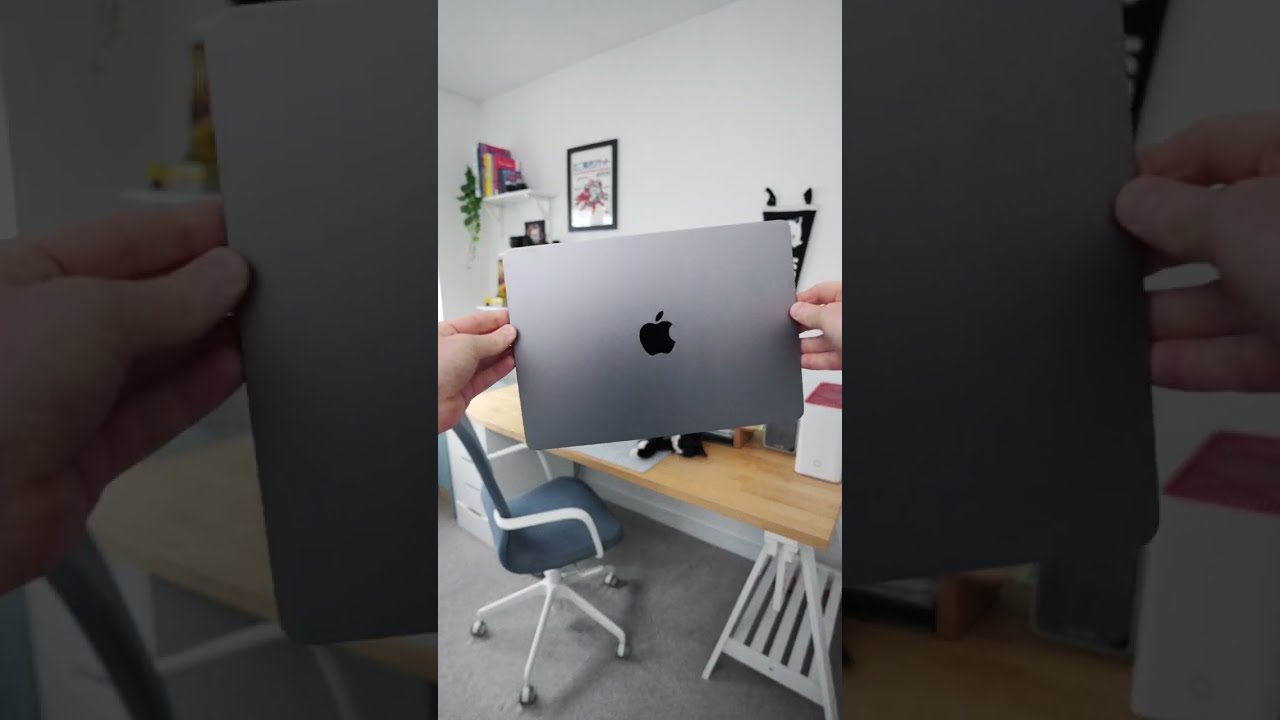M2 MacBook Air Desk Setup 🍃