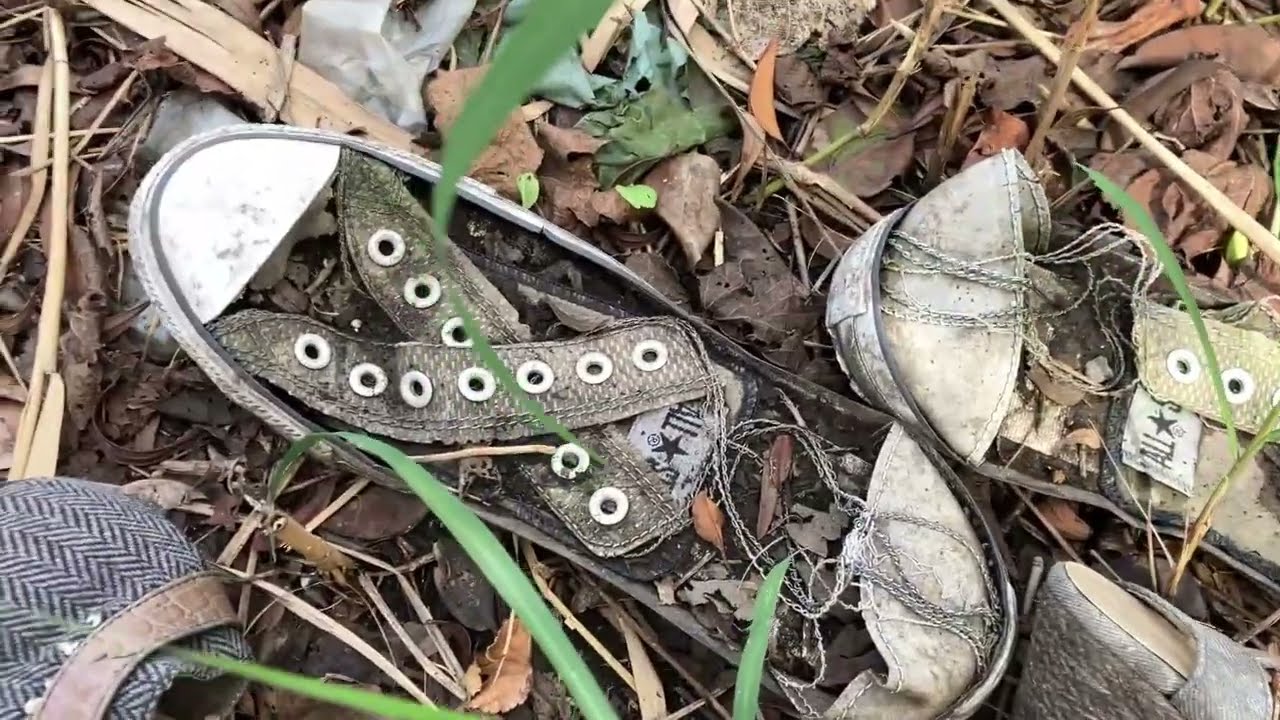 misery decayed shoes Oct.25