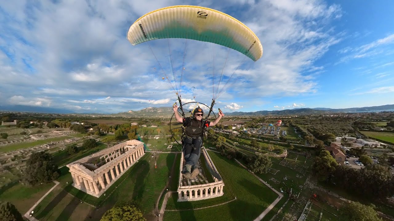 in Volo sui Templi di Paestum Festival delle MONGOLFIERE a Paestum #paestum #balloons #ballonshow