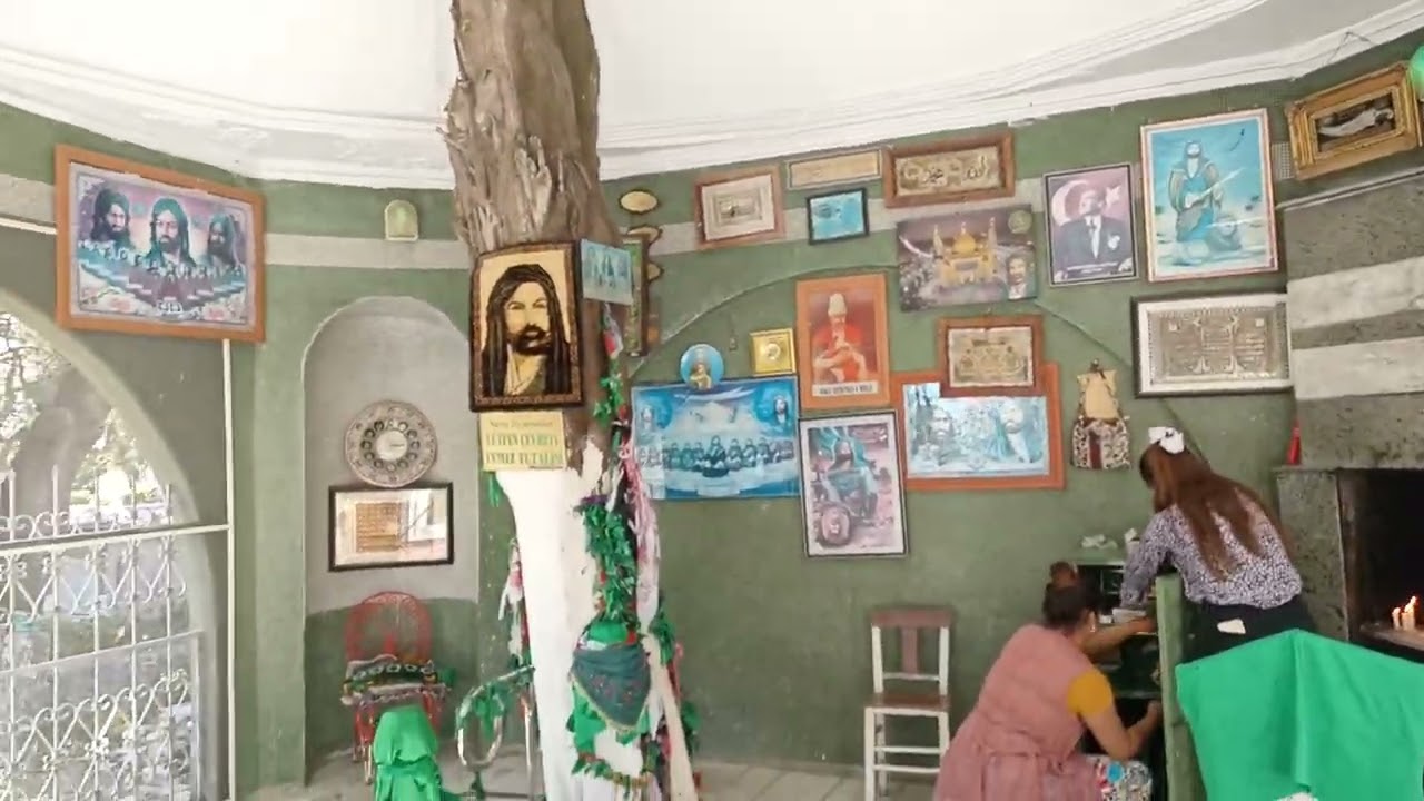 Bektaş Dede Türbesi, Manisa Akhisar Beyoba Köyü..