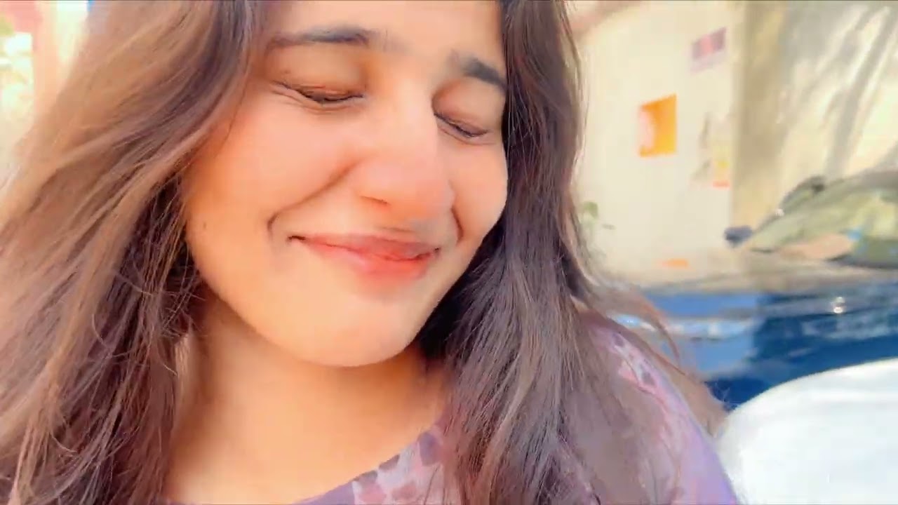 Hellloo ppl meet my friend😭🥰#minivlog #viralvideo #vlog #enjoy #college #dosti 