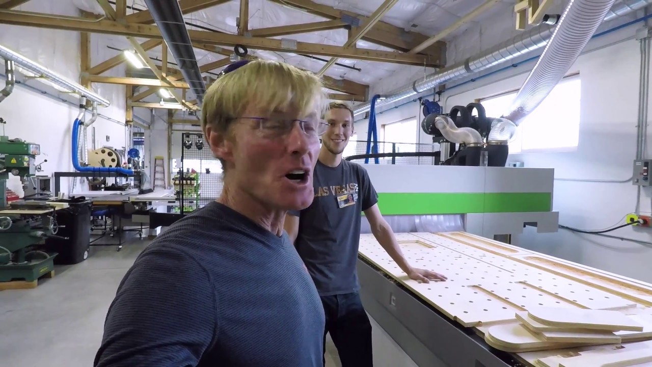 Станок Biesse CNC стоимостью 100 000 долларов США для сборки верстака Paulk