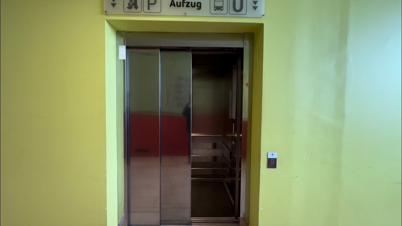 Schindler 3300 Aufzug im Haus der Gesundheit (Hamburg) Langenhorner Chaussee 666