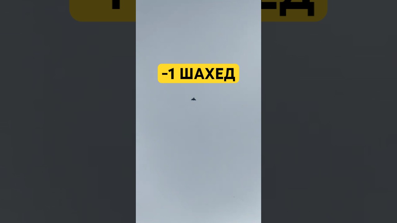 Над полем &mdash; війна, під ногами &mdash; майбутній урожай.Україна незламна 🇺🇦#tractor #agro #farmlife