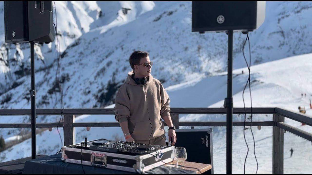 Delta Vaults live @Valmorel, France - Melodic Techno & Progressive House Mix